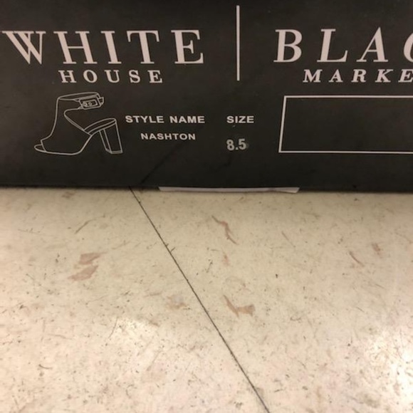 White House Black Market Shootie - Picture 3 of 3